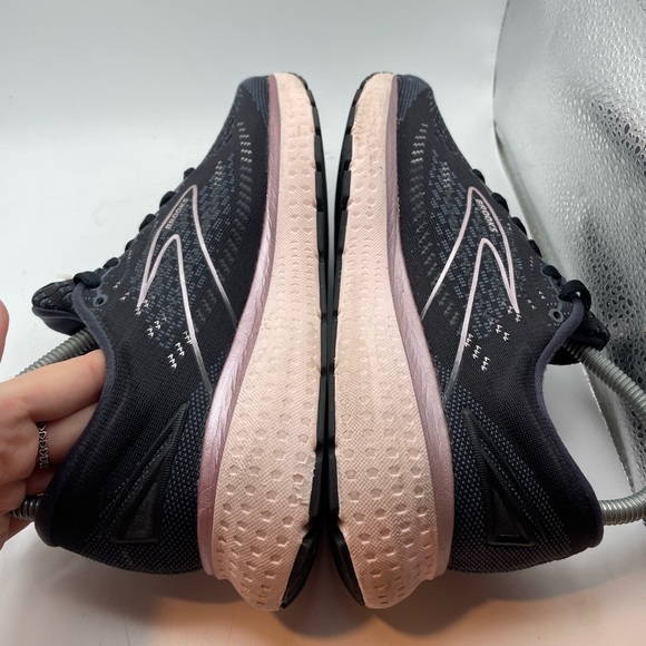 Brooks Glycerin 19 women’s black pink sneakers size 6 wide - Picture 8 of 9